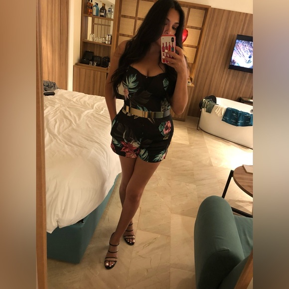 Guess Olinda Tropical Print Romper - Picture 3 of 3